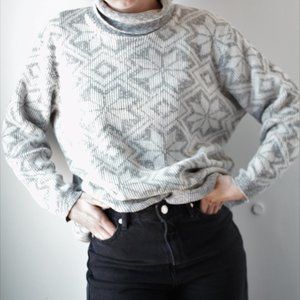 Vintage Sweater snow